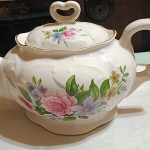 Crown Oaks Floral Ceramic Teapot with Heart Handle